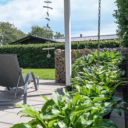 度假居 Spacious Holiday In With Garden *