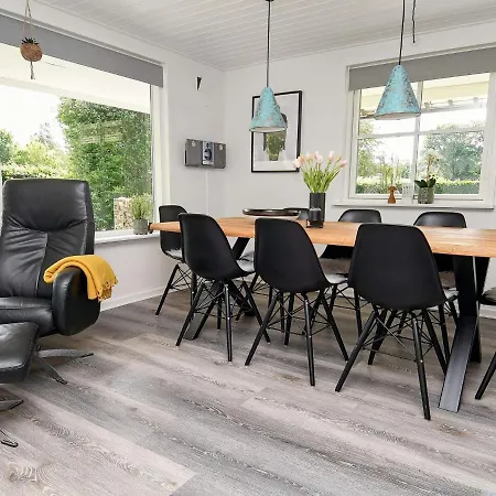 度假居 Spacious Holiday In With Garden *