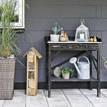 Spacious Holiday In With Garden *